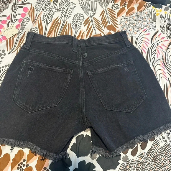 We the free shorts size 24 NWT - Picture 5 of 6